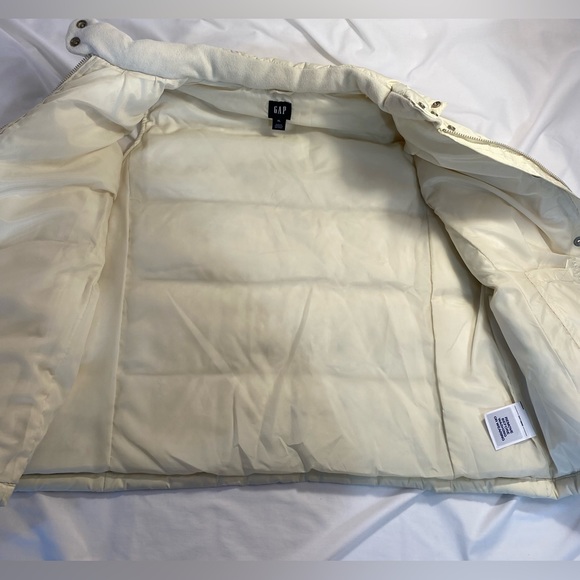 GAP Ivory Down Vest with removable faux fur hood XL no tags but never wore - Picture 6 of 12